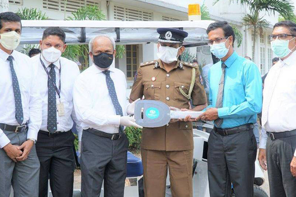 Sdb bank and its employees make joint donation in assisting country s covid 19 relief effort thumb