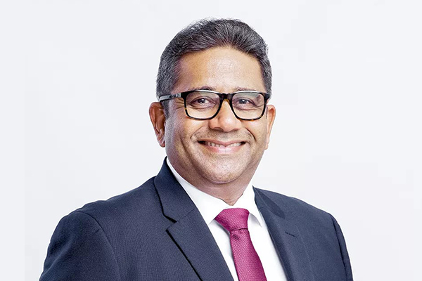 Sdb bank welcomes veteran banker kapila ariyaratne as new ceo thumb